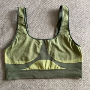 Reversible green Fabletics sports bra size L, medium support, firm hold